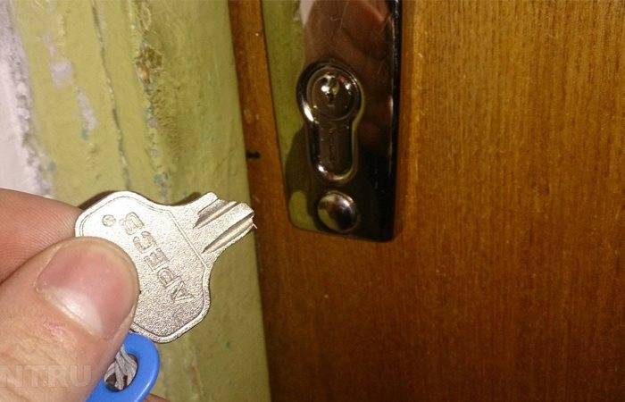 Как открыть дверь межкомнатной двери без ключа самому – metaldoors
как открыть дверь межкомнатной двери без ключа самому – metaldoors