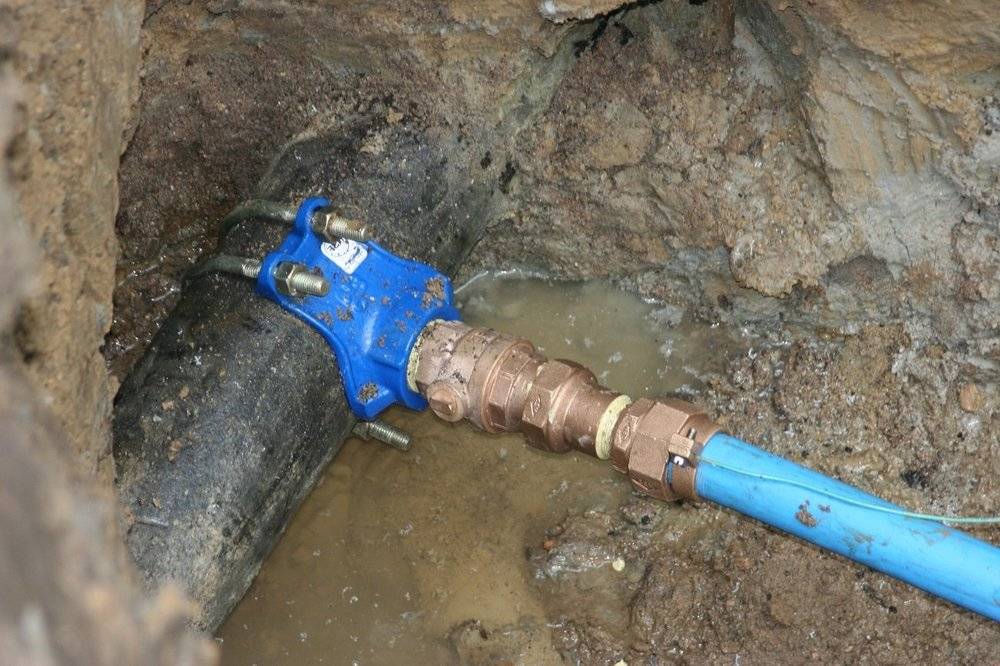 Врезка в трубу водопровода: как правильно делается