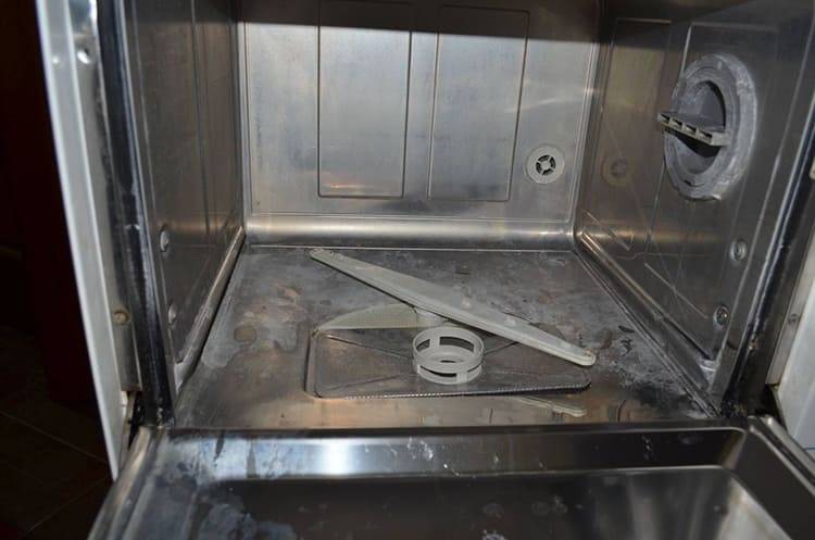 Посудомоечная машина оставляет налет – как решить проблему