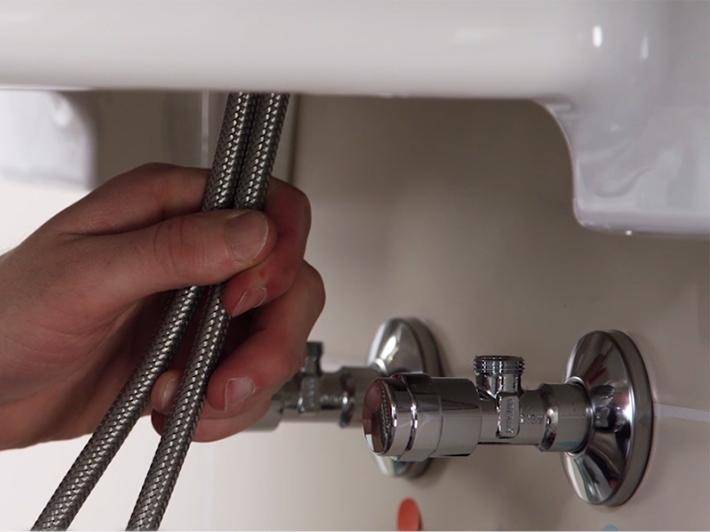 Как установить смеситель в ванной своими руками - пошаговая инструкция, установка смесителя,как подключить самостоятельно.
