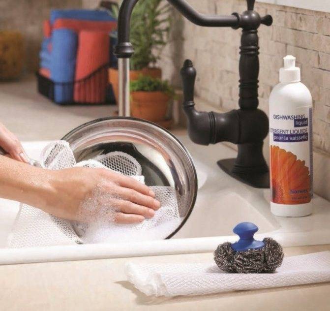Как сделать моющее средство для посуды своими руками?