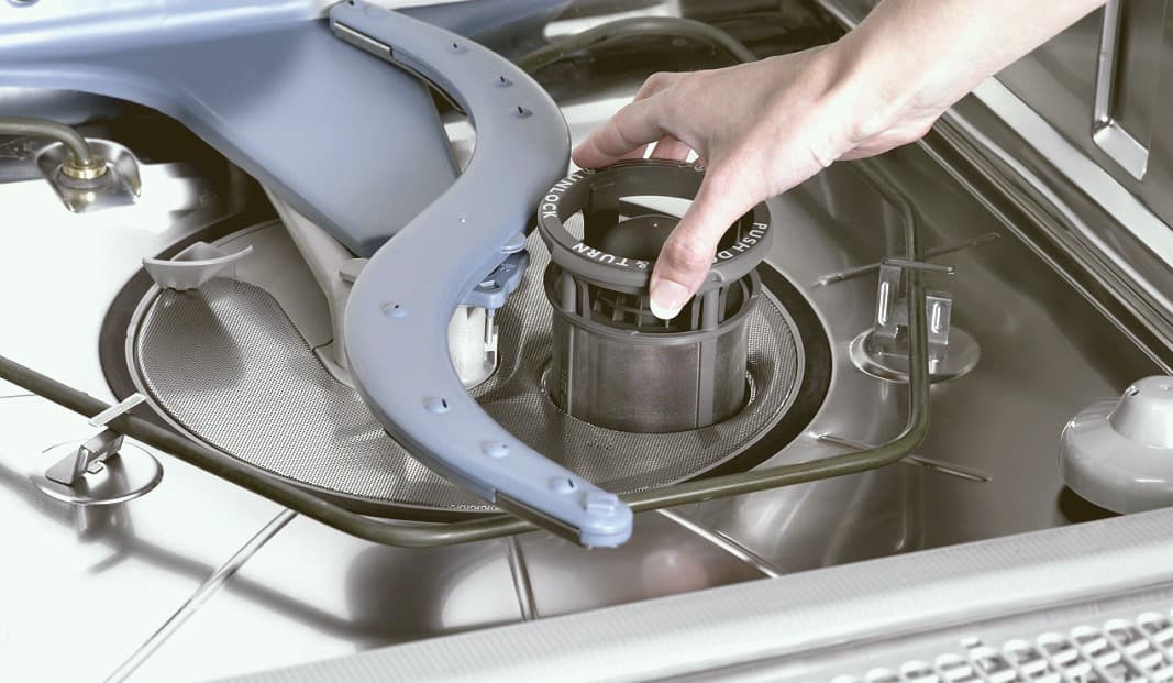 Почему посудомоечная машина не использует моющие средства: таблетку, ополаскиватель или порошок