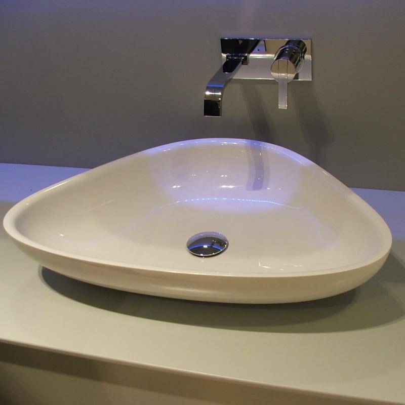 Столешница для ванной комнаты под раковину: стильный и эргономичный предмет с удобной планировкой