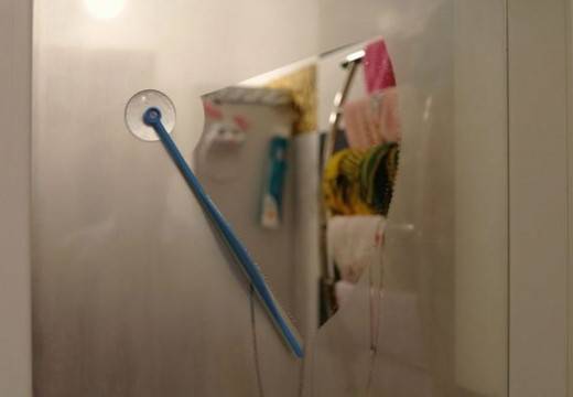 Секретное средство соседки от запотевания зеркала в ванной комнате