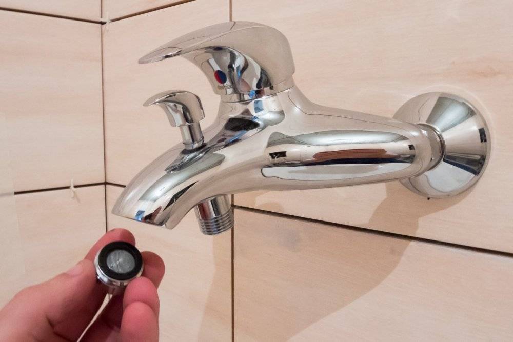 Как поменять смеситель в ванной подробная инструкция установки, необходимые инструменты полезные советы
