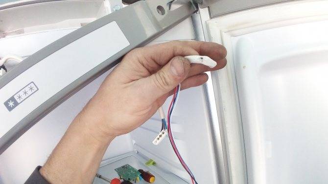 Как самому перевесить дверь холодильника на другую сторону: подробная пошаговая инструкция