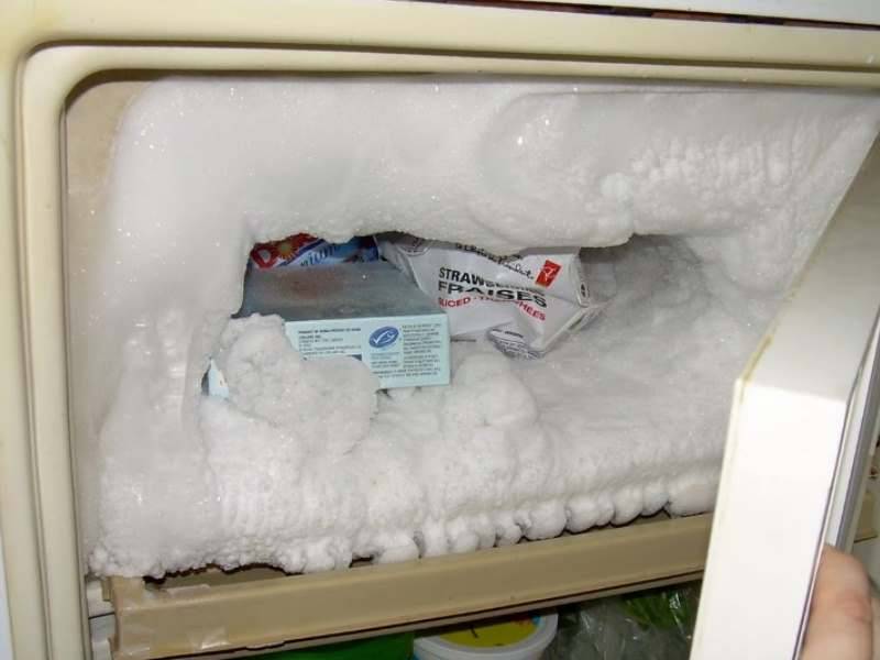 Как правильно, легко и быстро разморозить холодильник