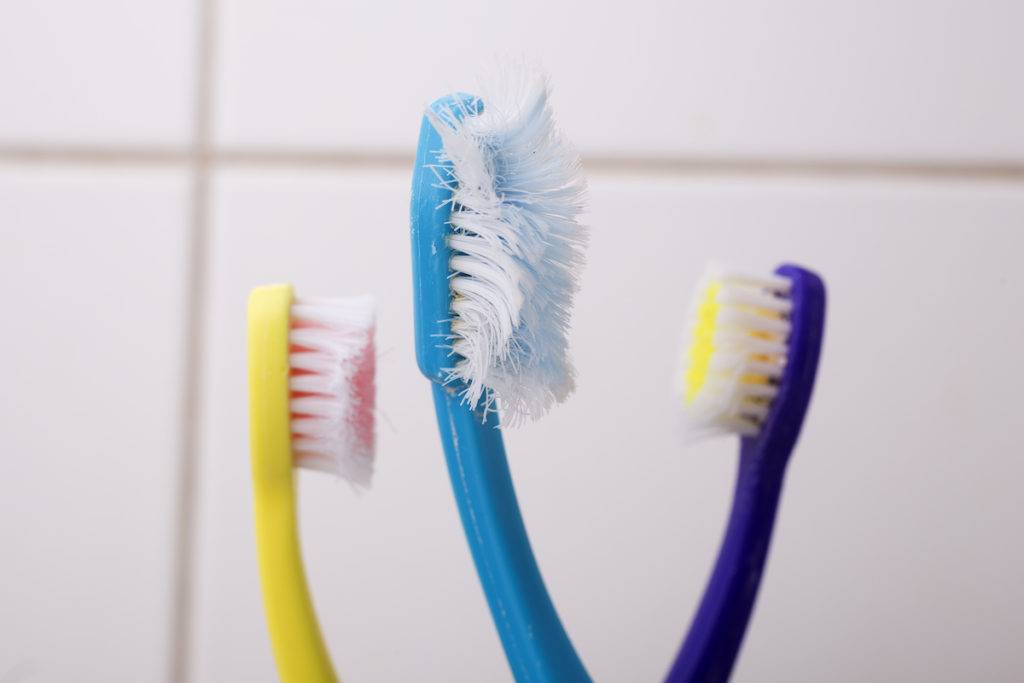 Рейтинг лучших зубных щеток: как выбрать и какой лучше чистить зубы