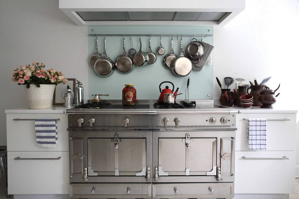 Домашний приговор: маленькая кухня в типовом доме — что с ней делать