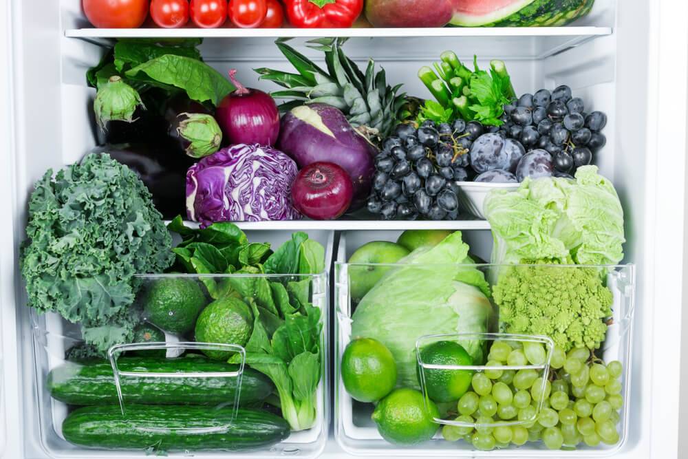 Какие продукты нельзя хранить в холодильнике: 12 категорий блюд