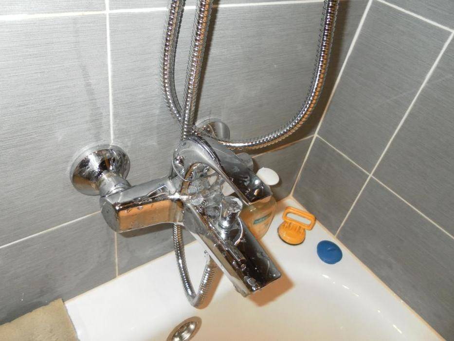 Как разобрать кран в ванной: пошаговая инструкция