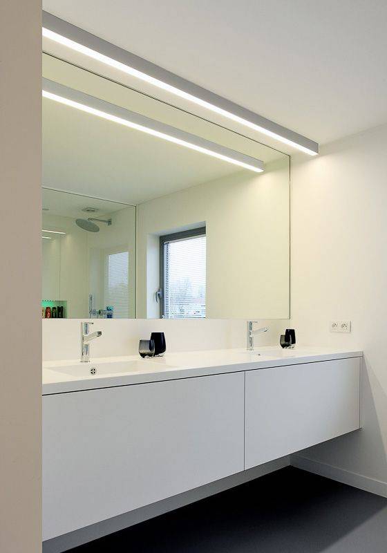 Потолочные светильники для ванной комнаты, как сделать подсветку потолка, фото и видео примеры