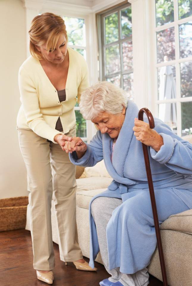 Как определить родственника в дом престарелых: особенности процедуры
