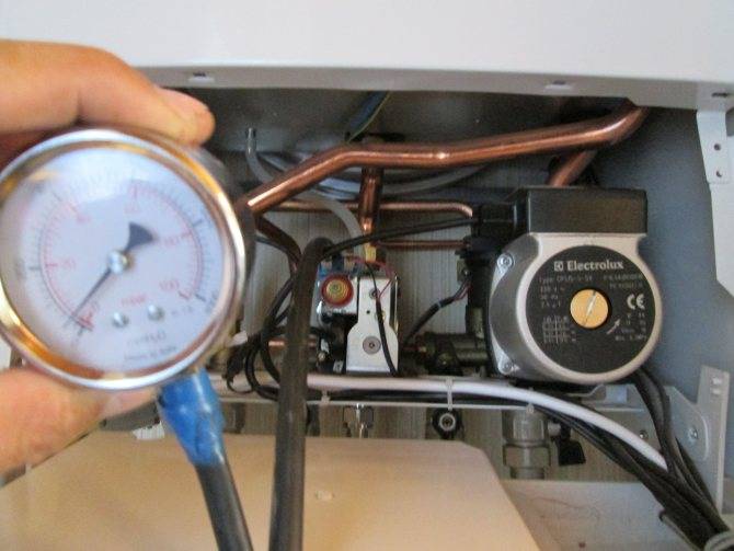 Падает давление в системе отопления: в чем причина и как его восстановить?