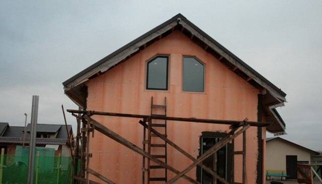 Как самому правильно утеплить деревянный дом пеноплексом?