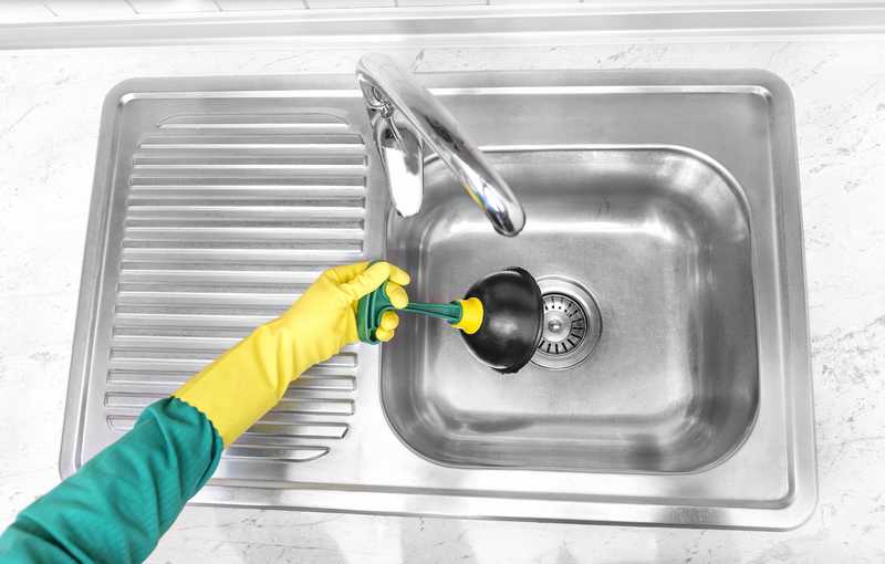 17 способов прочистки засора в канализационной трубе дома