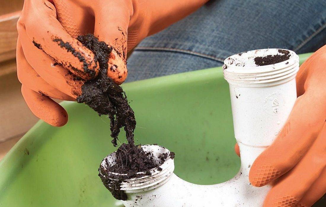 Как прочистить засор в раковине в домашних условиях: устранить механическим способом, самостоятельно убрать народными средствами, удалить специальной химией?