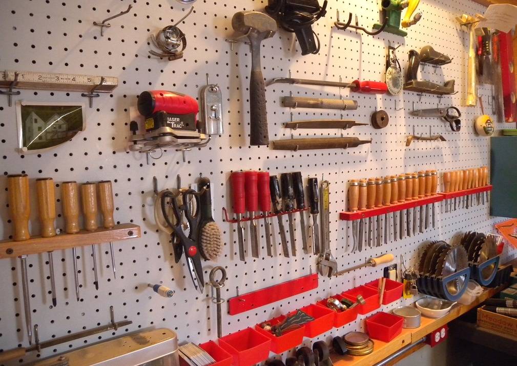 Организация хранения инструмента на стене гаража: инструкция как сделать  | дневники ремонта obustroeno.club