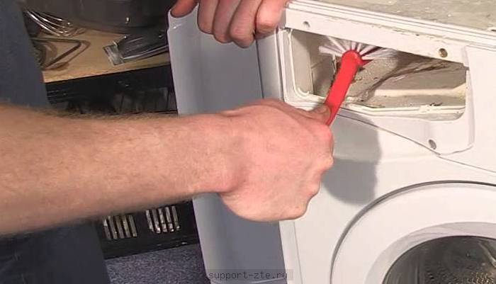 Восемь причин, по которым стиральная машина не набирает воду