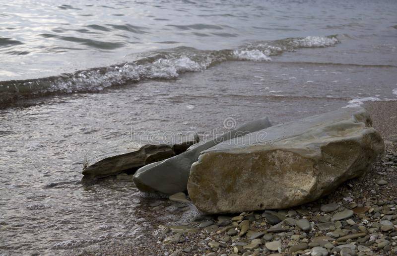 Пляж камней на острове русском — на карте, как появился, фото, как добраться