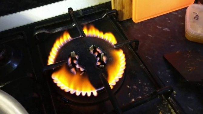 Почему газ горит красным пламенем на плите: факторы влияющие на цвет пламени