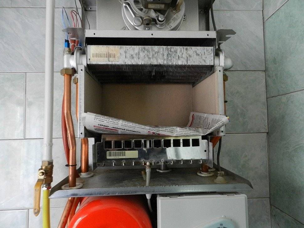 Что делать, если течет котел отопления: причины неполадки и способы ее быстрого устранения
