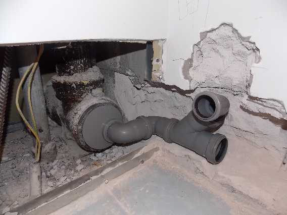 Как осуществить ремонт и замену канализационного стояка