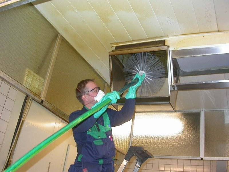 Чистка вентиляции: прочистка вентиляционных систем в многоквартирном доме, эффективные способы - ventilyaziya.ru