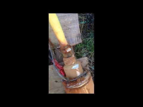 Как можно вытащить насос, который уронили в скважину?