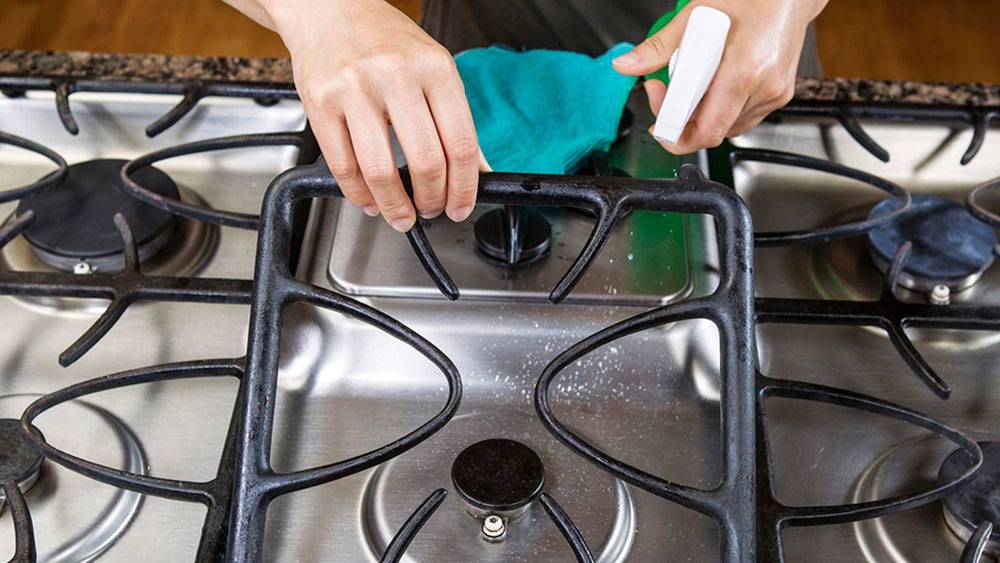 Полезные лайфхаки, как очистить решетку газовой плиты от нагара в домашних условиях