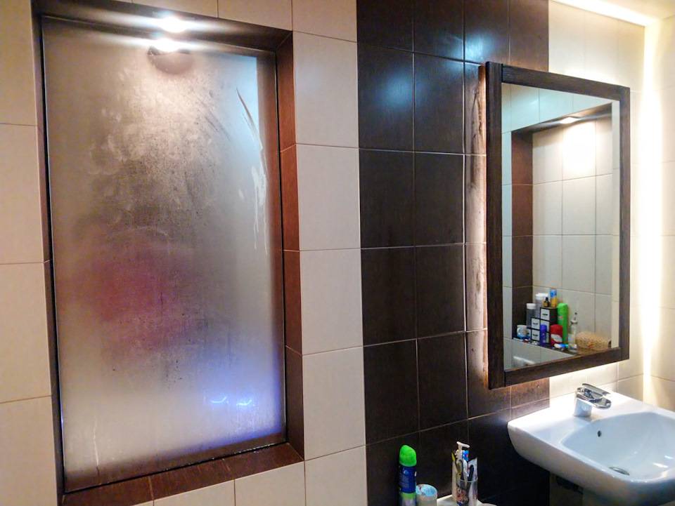 Как защитить зеркало от влаги в ванной: самые надёжные способы