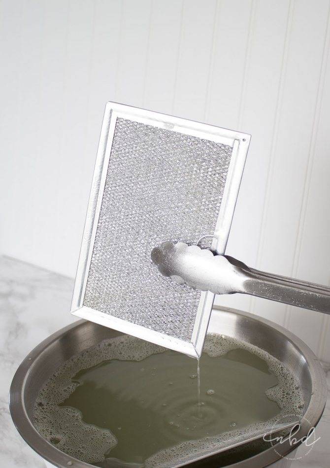 Как очистить вытяжку на кухне от жира: способы чистки решетки