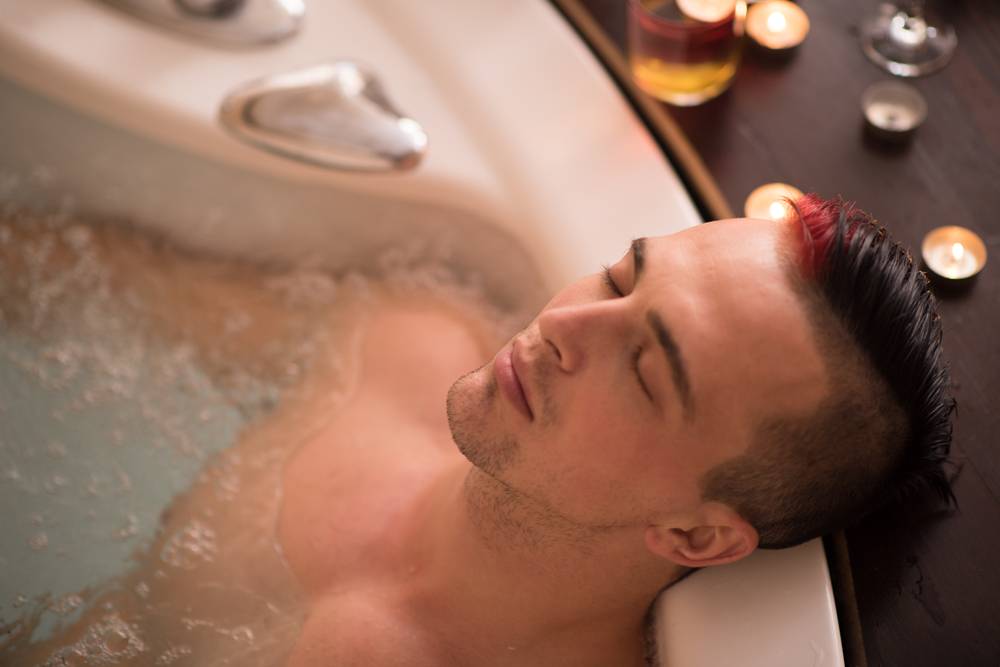 Можно ли мужчинам принимать горячую ванну: как не потерять мужскую силу