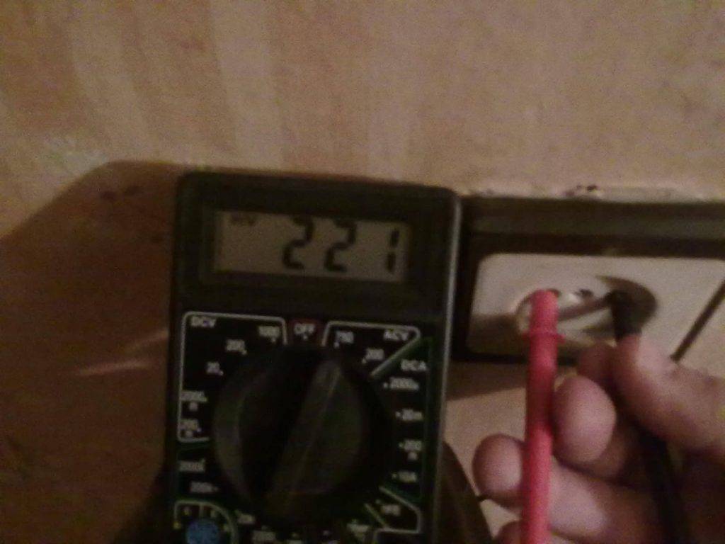 Как измерить ток в розетке мультиметром – советы электрика