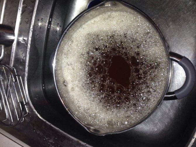 Способы очистки пригревшей кастрюли: чем очищают внутри пригоревшую посуду из нержавейки