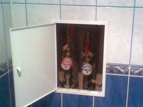 Как спрятать трубу в туалете: способы с использованием гипсокартона, кафельной плитки и рольставней, фото