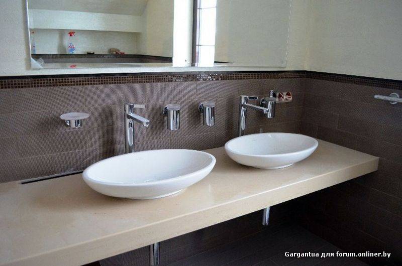 Раковина для ванны накладная на столешницу: виды, установка