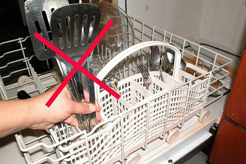 Как правильно загрузить посудомоечную машину: расставим всё на свои места