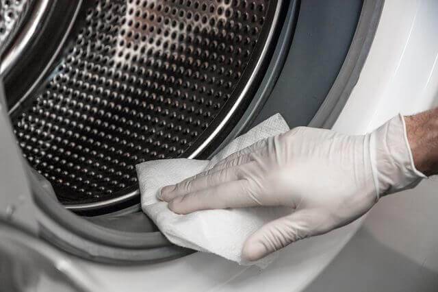 Как быстро очистить стиральную машину от плесени