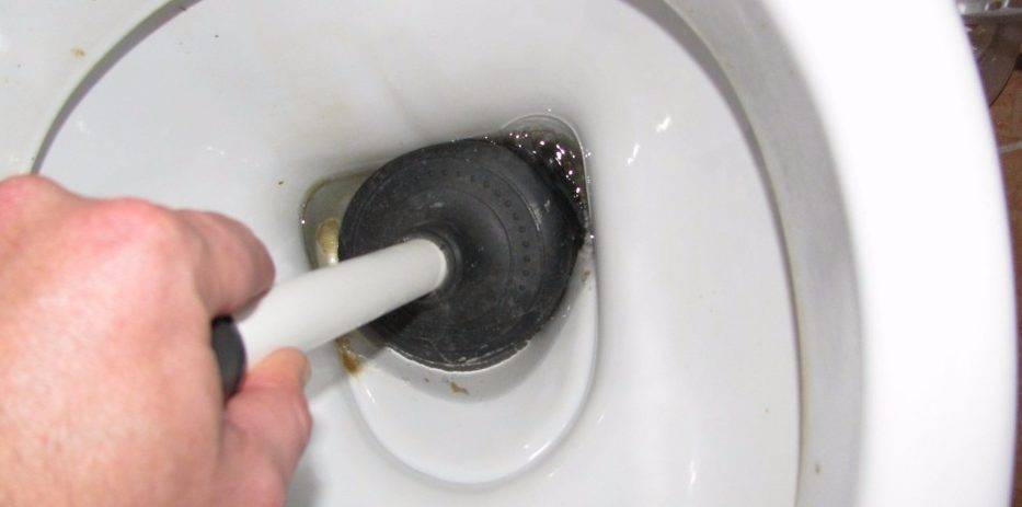 Эффективное средство для удаления засоров. как устранить засор в туалете?