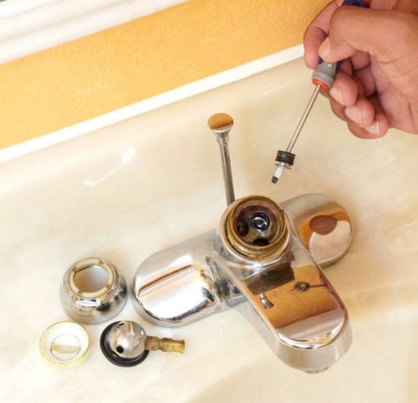 Как разобрать однорычажный смеситель (кран) в ванной – инструкция, видео