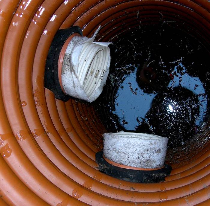 Смотровой колодец канализации: ревизионный, контрольный канализационный колодец, виды и правила устройства